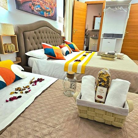 A Casa Simpatia Roma - Free Parking If You Book 4 Nights Bed and Breakfast Buitenkant foto