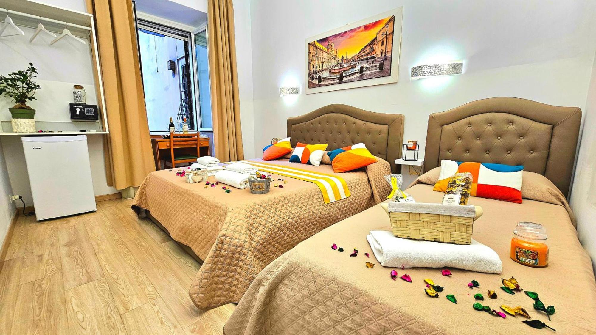 A Casa Simpatia Roma - Free Parking If You Book 4 Nights Bed and Breakfast Buitenkant foto