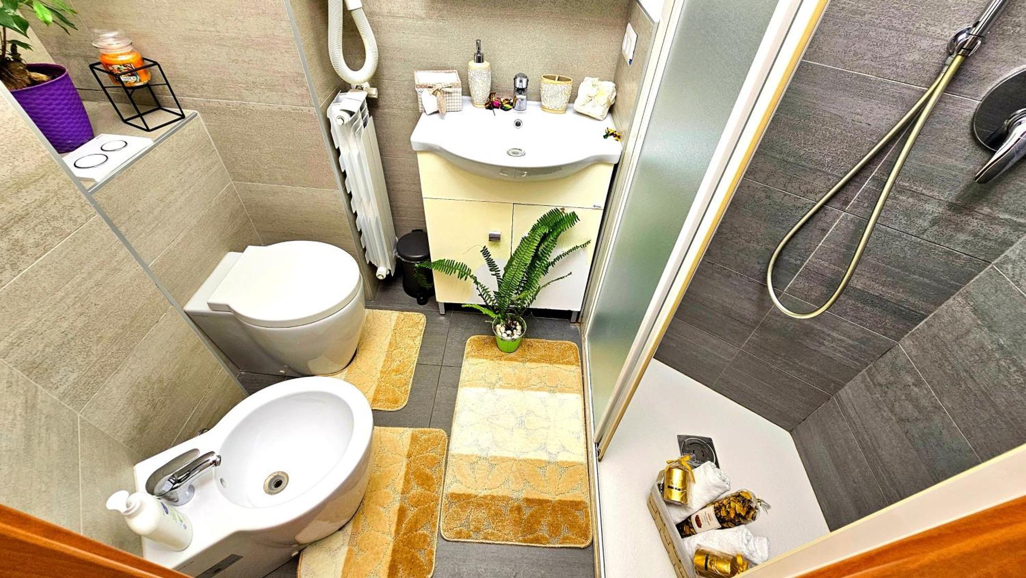 A Casa Simpatia Roma - Free Parking If You Book 4 Nights Bed and Breakfast Buitenkant foto
